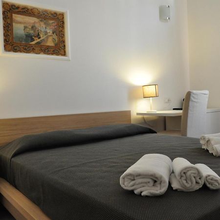 Rooms And Breakfast Zefiro San Vito Lo Capo Bagian luar foto