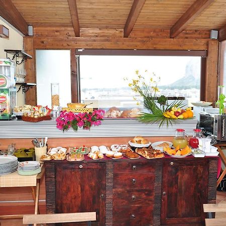 Rooms And Breakfast Zefiro San Vito Lo Capo Bagian luar foto