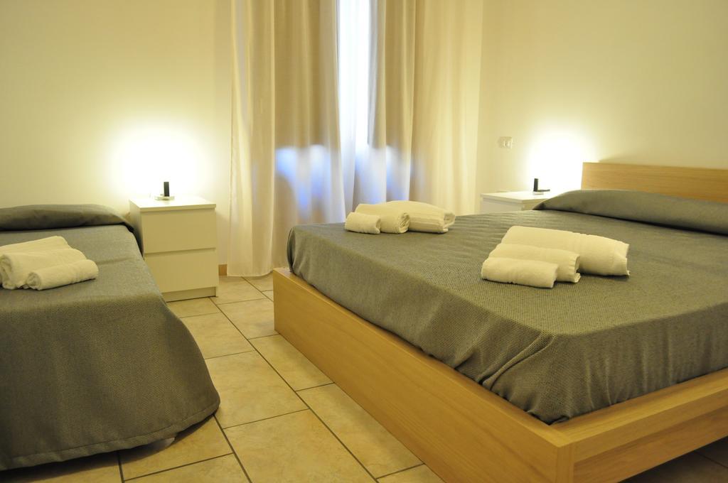 Rooms And Breakfast Zefiro San Vito Lo Capo Ruang foto
