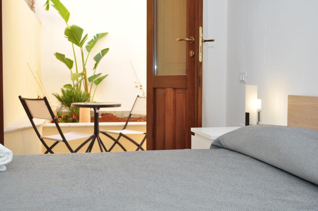 Rooms And Breakfast Zefiro San Vito Lo Capo Ruang foto