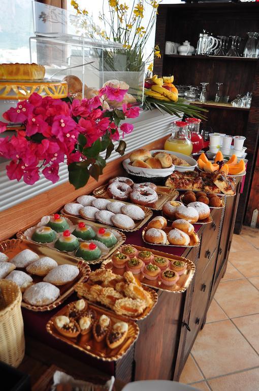 Rooms And Breakfast Zefiro San Vito Lo Capo Bagian luar foto