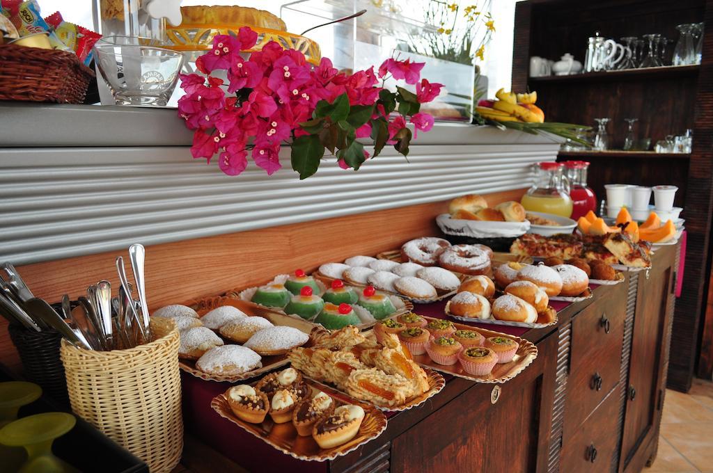 Rooms And Breakfast Zefiro San Vito Lo Capo Bagian luar foto