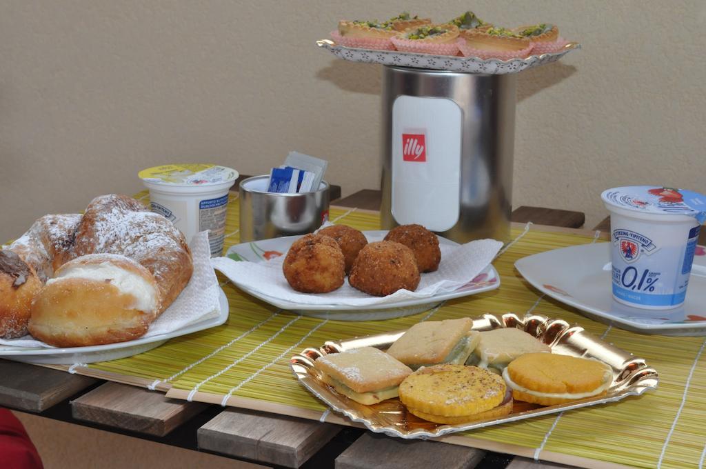 Rooms And Breakfast Zefiro San Vito Lo Capo Bagian luar foto